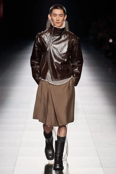 Look 49